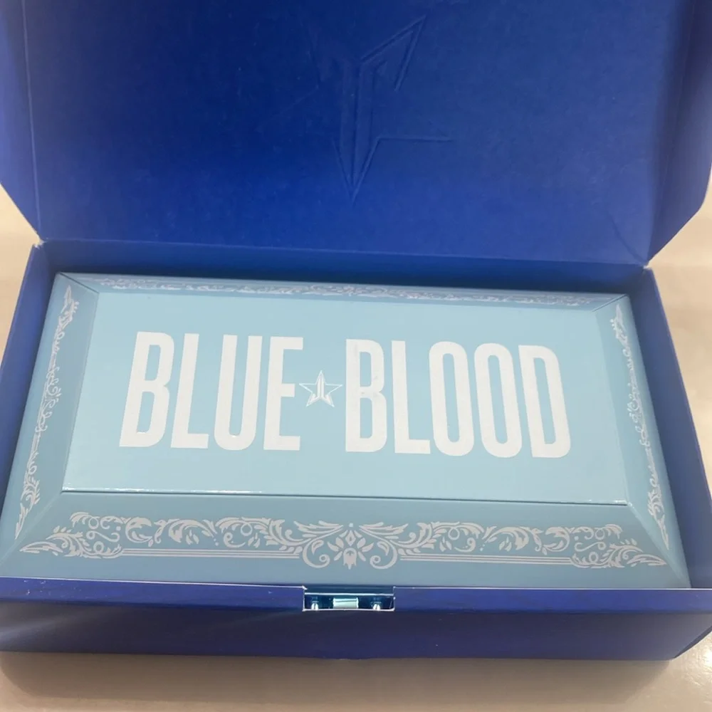 Blue blood eye shadow palette‎ by Jeffree Starr